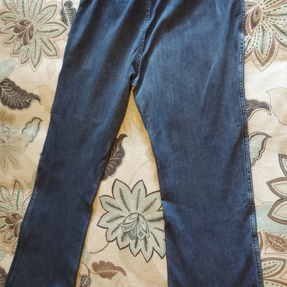 Dress Up or Dress Down Jeans with Bell-Bottoms and Elastic Waist! - Picture 4 of 6